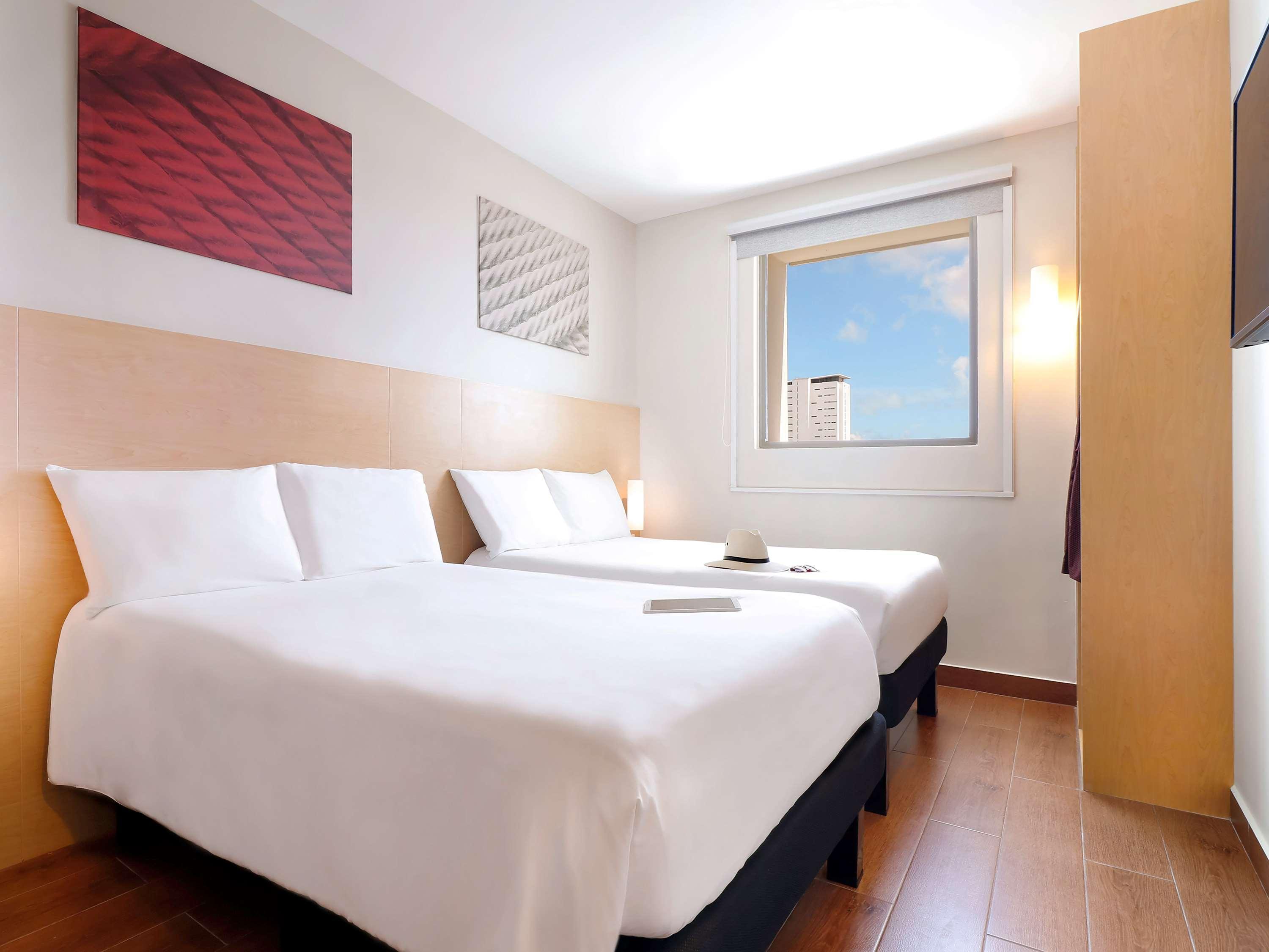 Ibis Cancun Centro Exterior photo